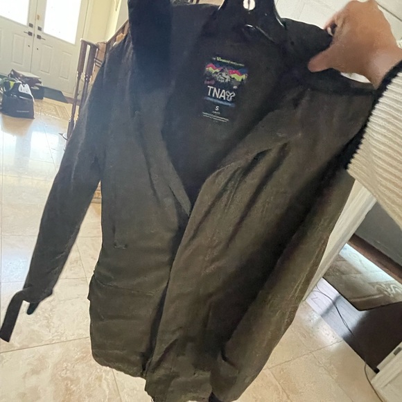 TNA WINTER JACKET Aritzia - Picture 1 of 2